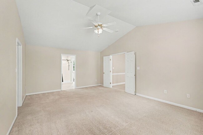 Building Photo - 24 Crestwood Ln