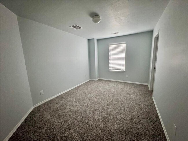 Building Photo - 13102 Southern Way Ln