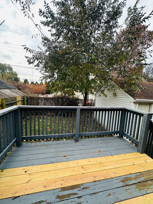 Building Photo - Updated Home in Highly Desired Deer Park Neighborhood