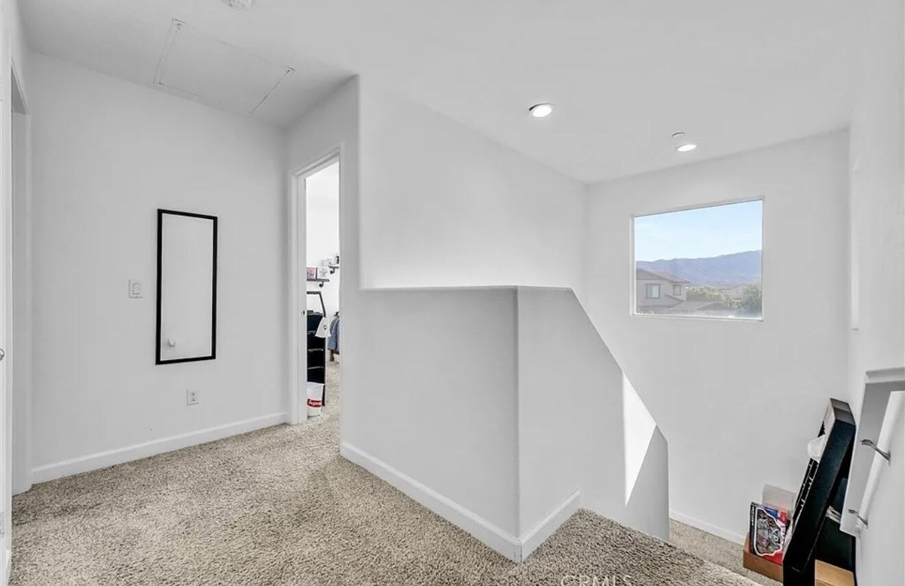 Building Photo - 29427 Linden Pl