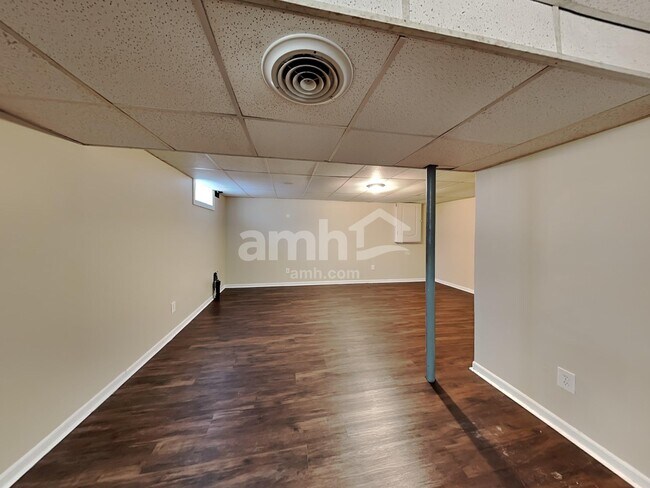 Building Photo - 3131 Fayburrow Dr