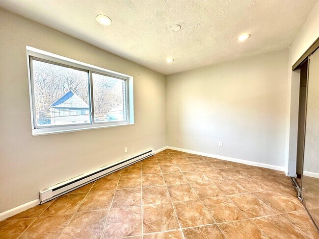 Building Photo - 26 Willis St