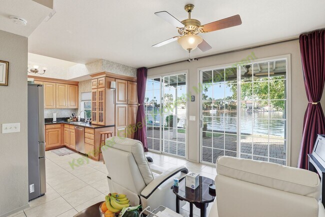 Building Photo - Lakefront Gilbert Home in Prime Location Near Parks, Shopping & Easy Freeway Access