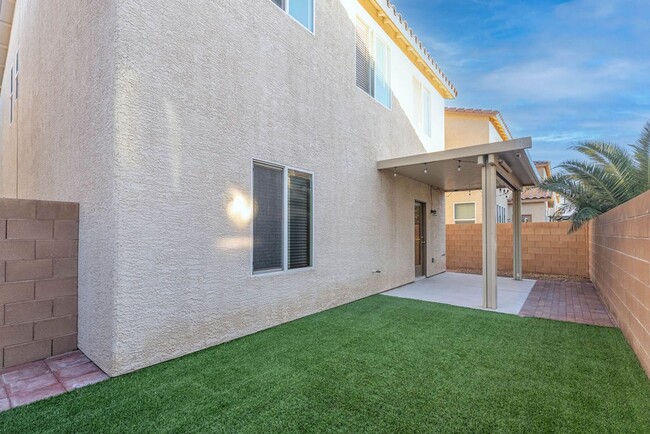 Building Photo - 10931 Sardinia Sands Dr