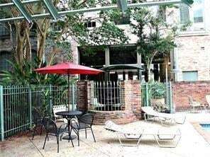 Building Photo - 920 Poeyfarre St