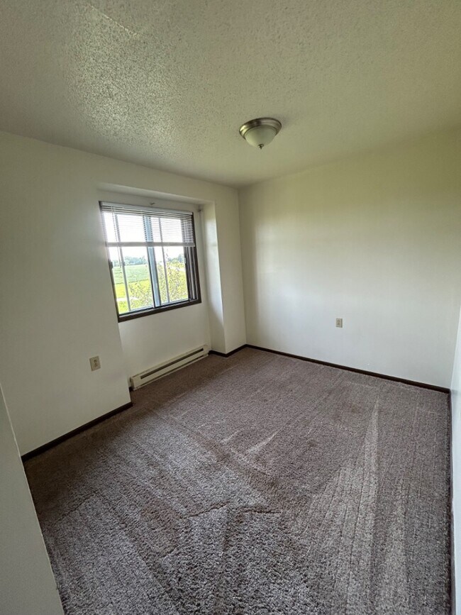 Building Photo - 303 Ilion Ave
