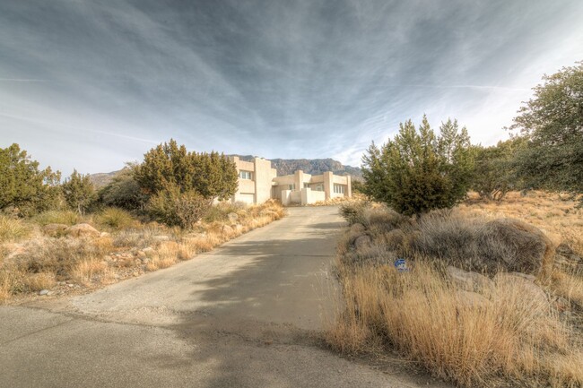 Building Photo - SANDIA HEIGHTS EXECUTIVE RENTAL 2+Story 3B...