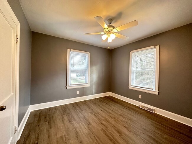 Building Photo - Newly Renovated Charming Home for Rent in South Hill