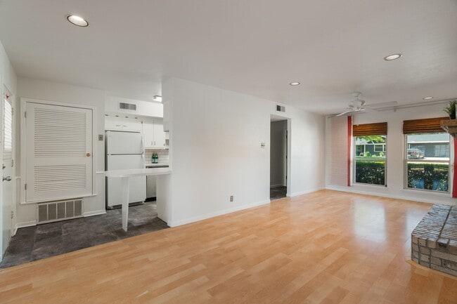 Building Photo - 509 Wilshire Dr