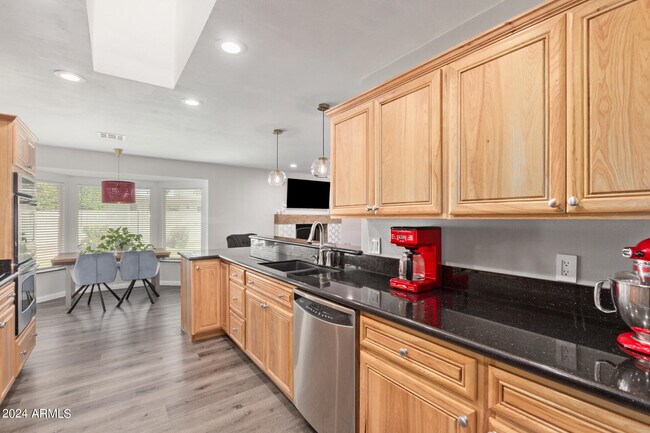Building Photo - 4912 E Friess Dr