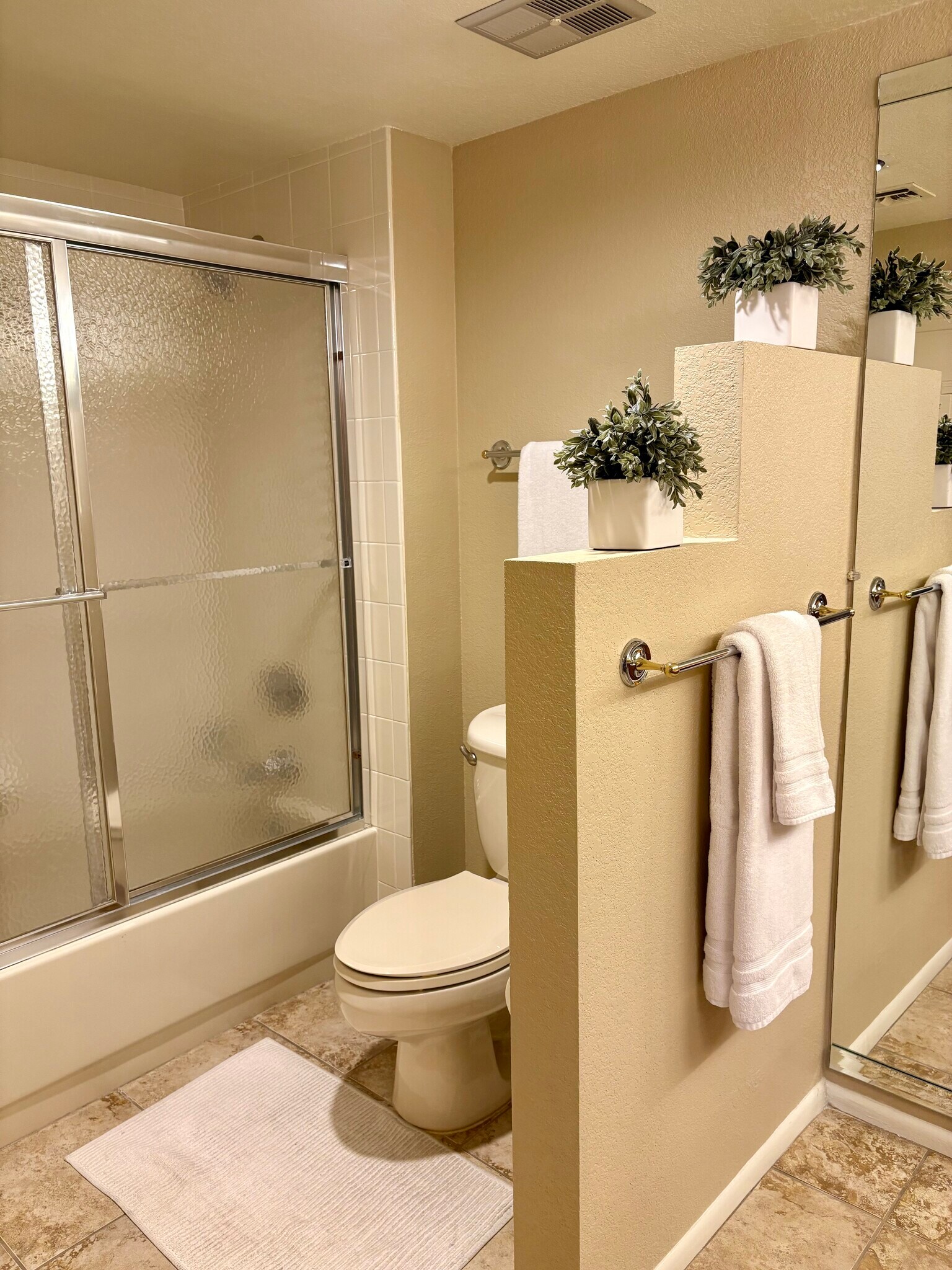 Building Photo - 12222 N Paradise Village Pky W