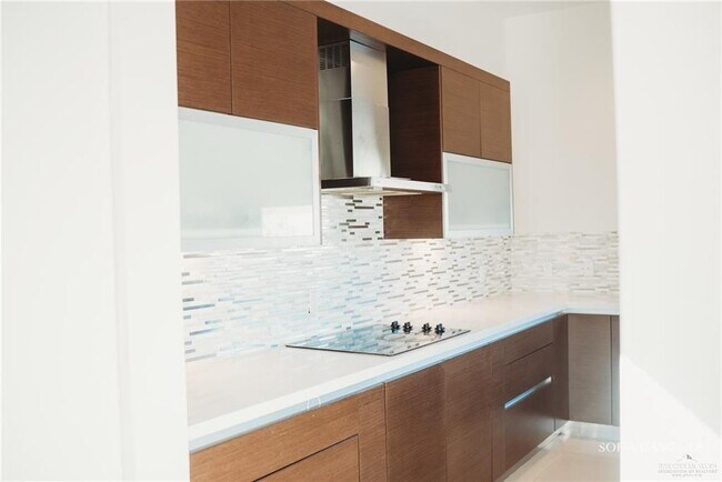 Building Photo - 2012 S 48th St