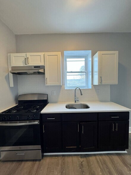 Building Photo - 618 S Orange Ave