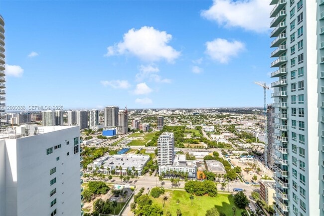 Building Photo - 1800 N Bayshore Dr