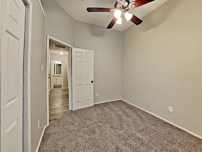 Building Photo - 2408 Baretta Dr