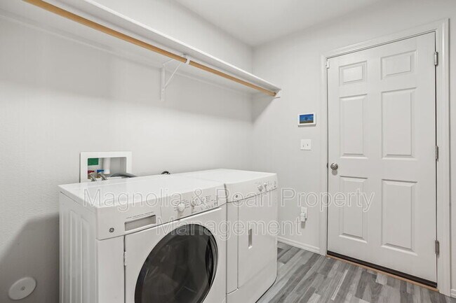 Building Photo - 17806 N Pegram Way