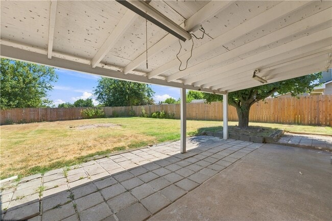 Building Photo - 1701 S Beth Dr
