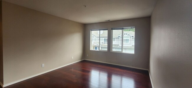 Building Photo - 2 Bed / 1 Bath townhome at Summerhill Vill...