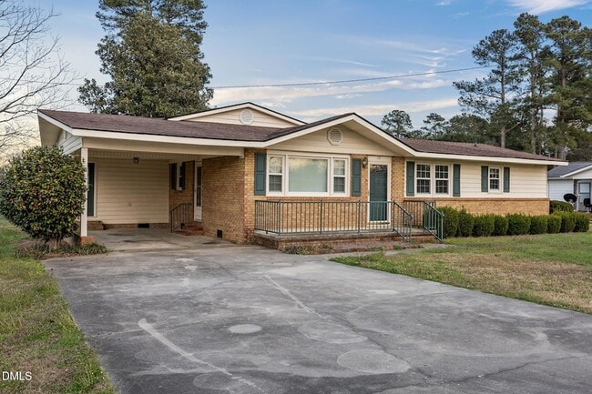 Building Photo - 131 Fairview Village Rd