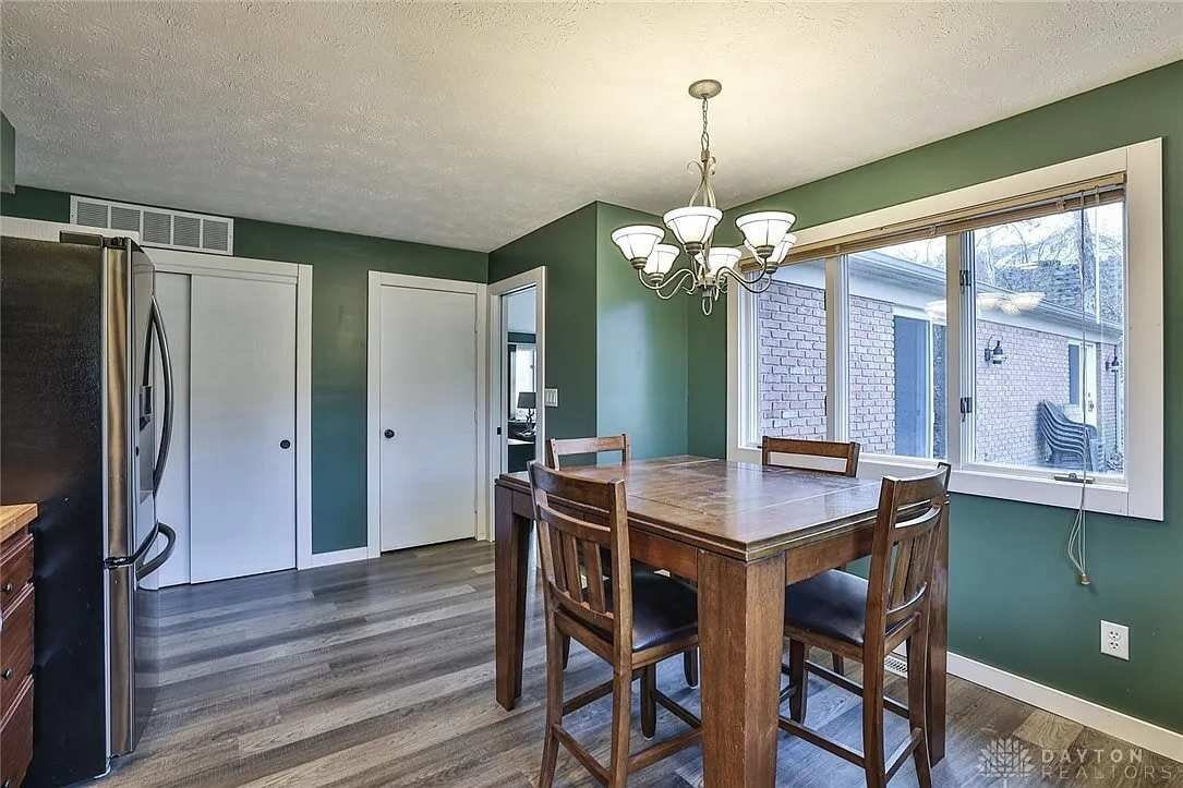 Building Photo - 6881 Walnut Creek Ct