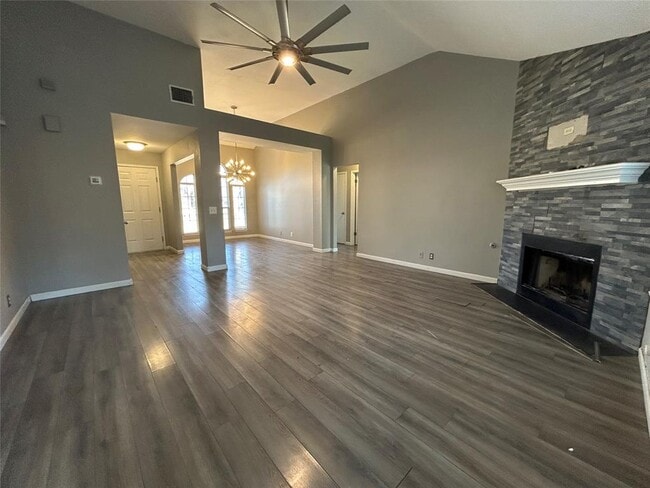 Building Photo - 516 Jefferson Ln