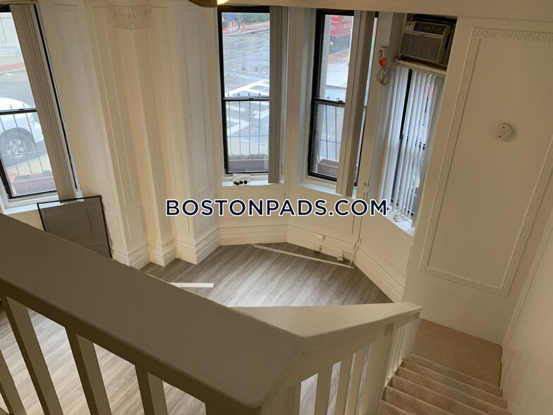 Building Photo - 91 Westland Ave