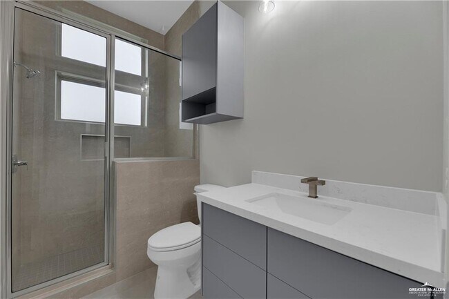 Building Photo - 27 Viola St