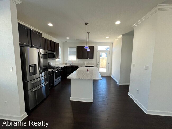 Building Photo - 4 br, 3.5 bath House - 1700 Paulet Drive