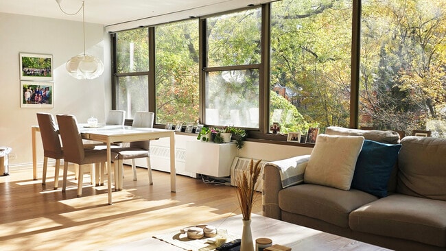 Building Photo - 360 W Wellington Ave