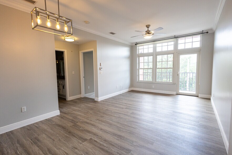 Building Photo - 101 SE Ocean Blvd