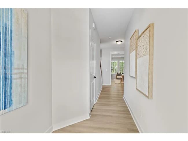 Building Photo - 5 Bedroom 3 Bathroom for rent