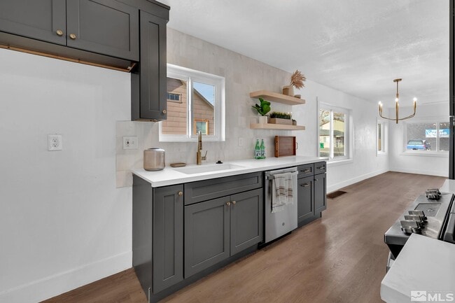 Building Photo - 402 Grand Canyon Blvd