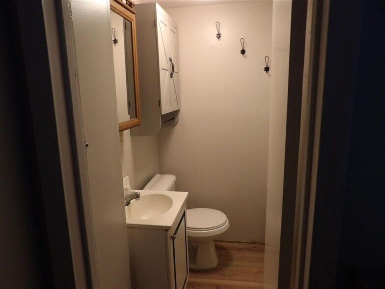 Building Photo - 9777 State Rd