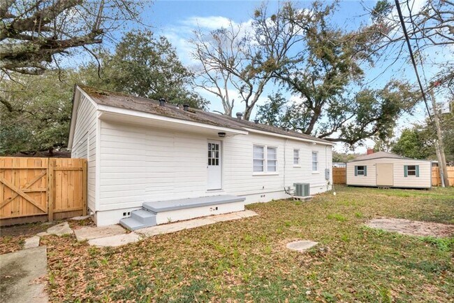 Building Photo - 112 Shell Rd Pl
