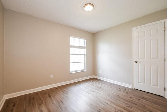 Building Photo - 8562 Fort Thomas Way