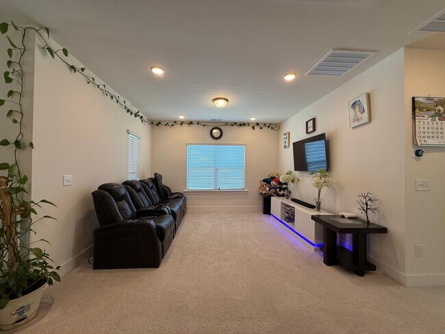 Building Photo - 113 Gabbro Pl