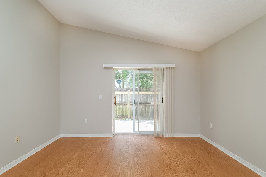 Building Photo - 7924 Chadwick Dr
