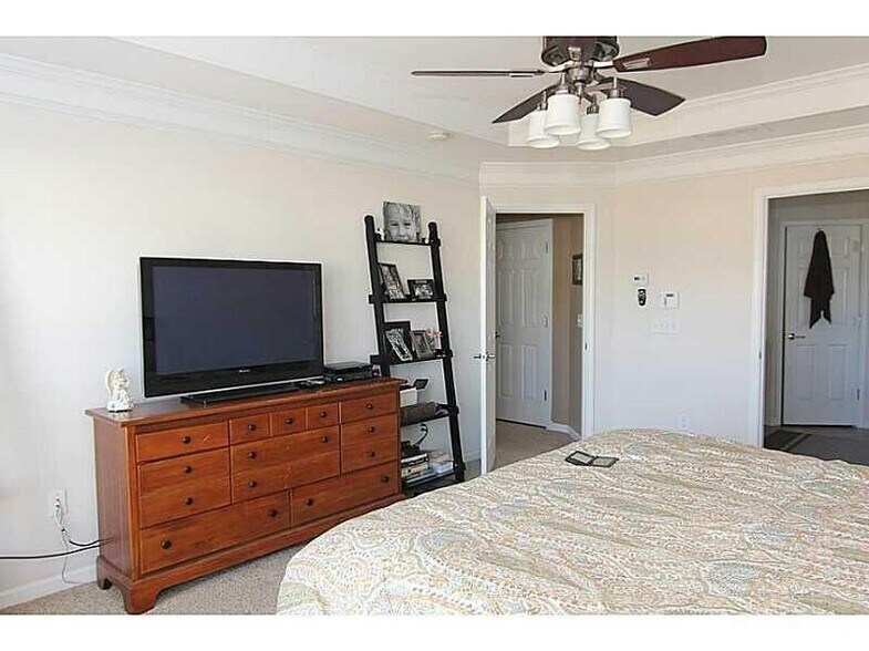 Building Photo - 203 Glenwood Dr