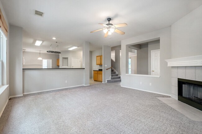 Building Photo - 4229 Kingsburg Dr