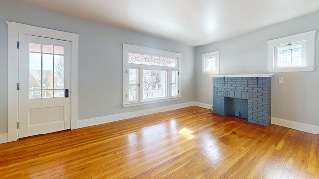 Building Photo - 2046 Wyandotte Ave