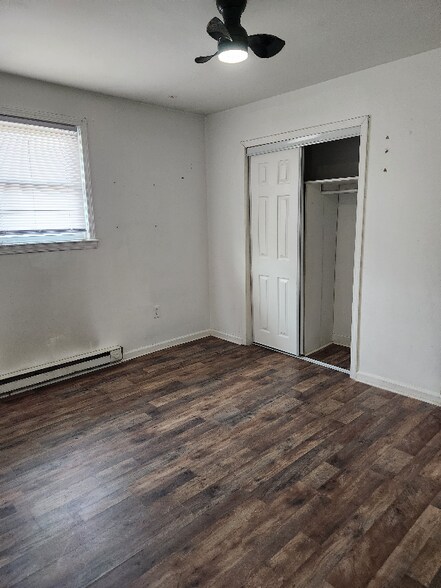 Building Photo - 4835 N Old Laurens Rd