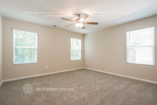 Building Photo - 800 Holiday Pk Ln