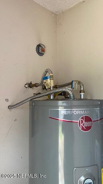 Building Photo - 5542 Bennington Dr