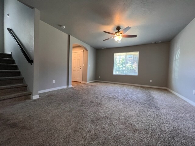 Building Photo - 10042 W Smoke Ranch Dr