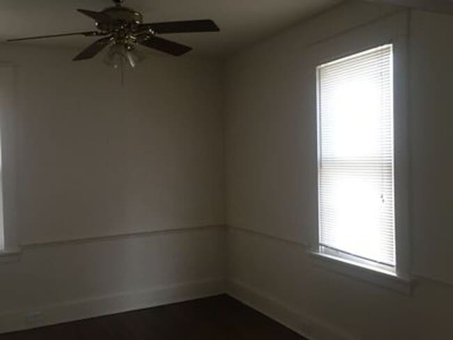 Building Photo - 3.5 bed house in Fulton Hill! Enjoy the beautiful neighborhood, central hvac, laundry, yard!