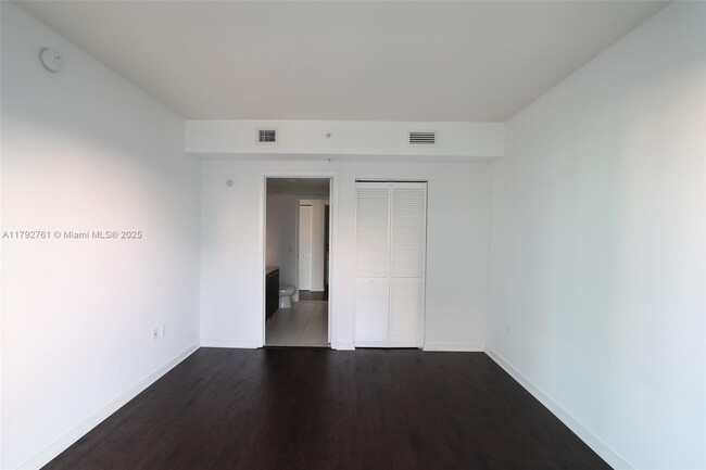 Building Photo - 333 NE 24th St