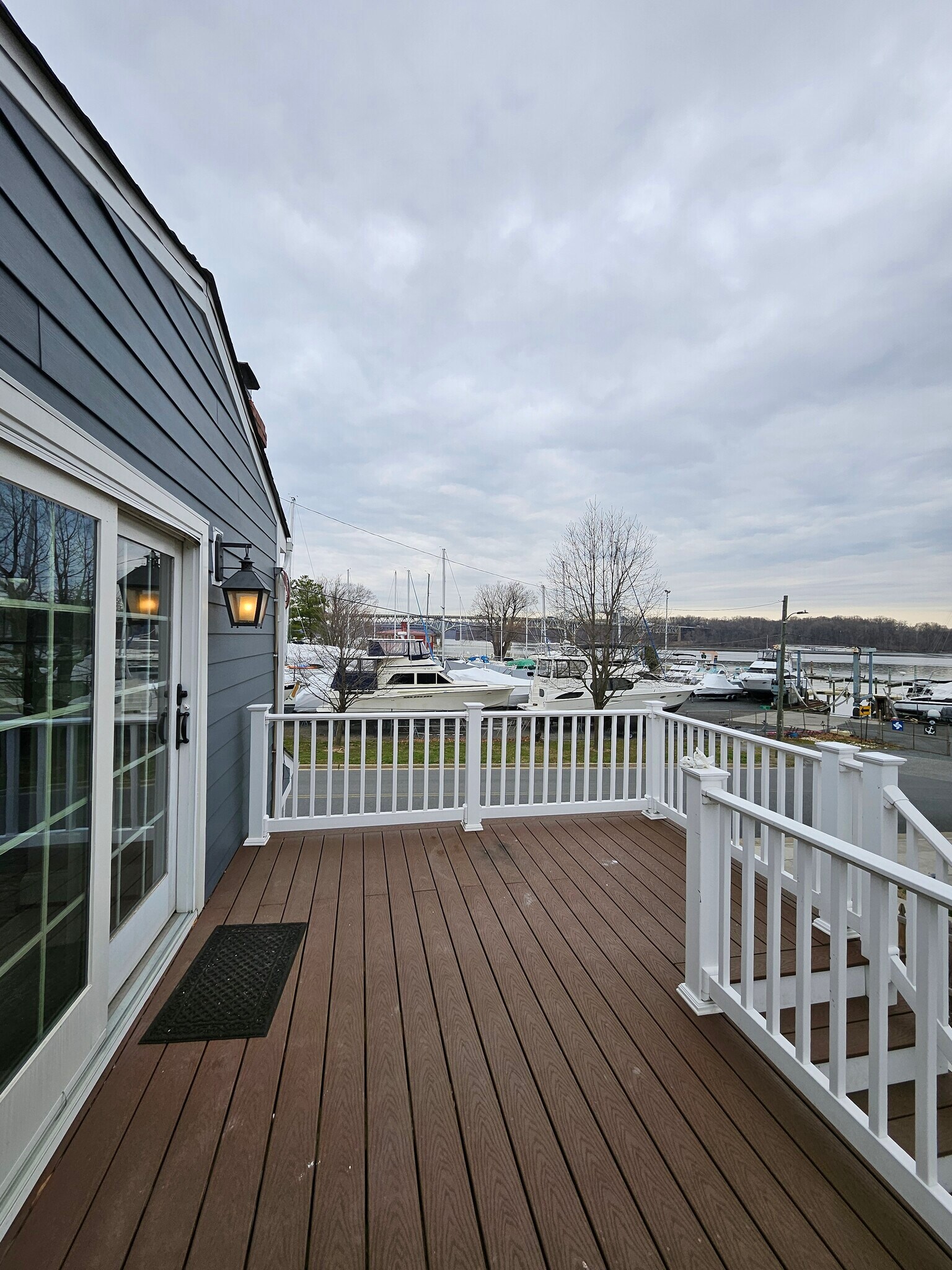 Deck - 731 N Stokes St