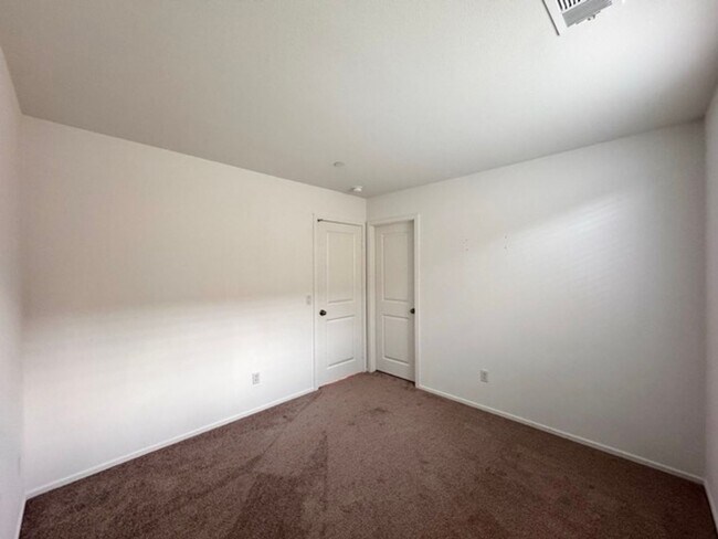 Building Photo - SOLAR INCLUDED! Stunning 3 Bedroom Home in...