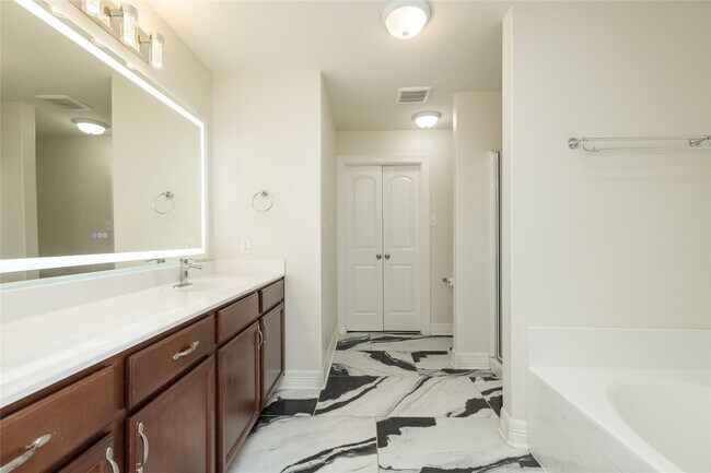 Building Photo - 22526 Threefold Ridge Dr