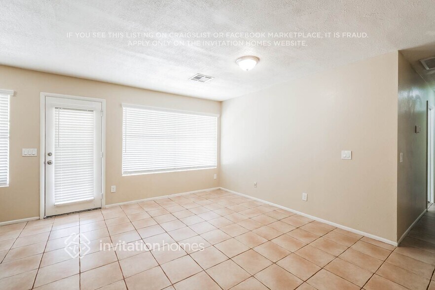 Building Photo - 7441 W Krall St